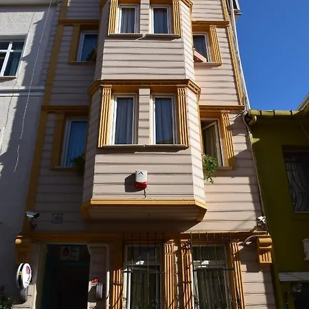 Pembe Estambul